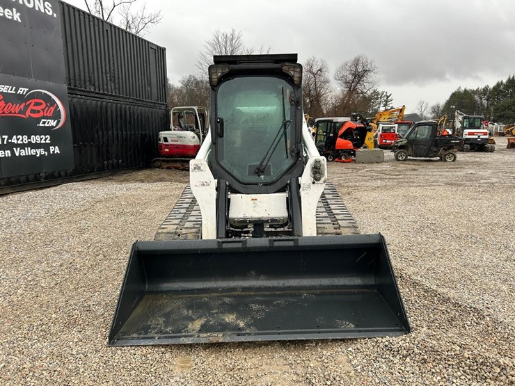 2022-bobcat-t770-image-8