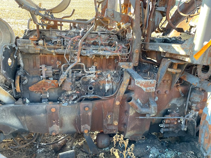 new-holland-t8030-image-18