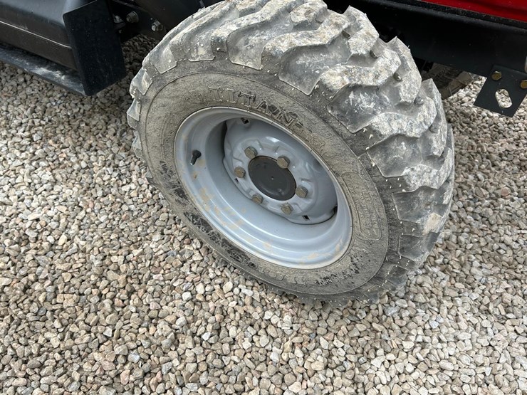 2015-massey-ferguson-1734e-image-13