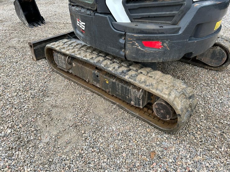 2022-bobcat-e35-image-16