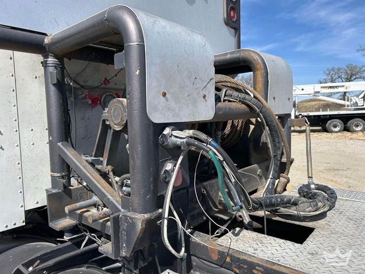 2006-peterbilt-379-image-29