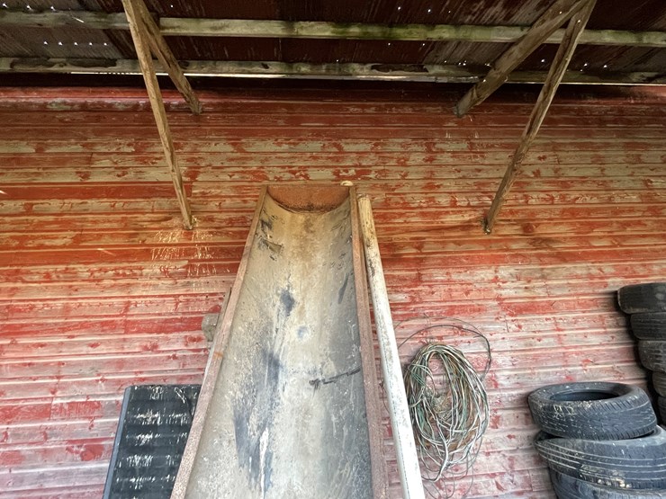 #6083-•-(2)-feed-troughs-image-7