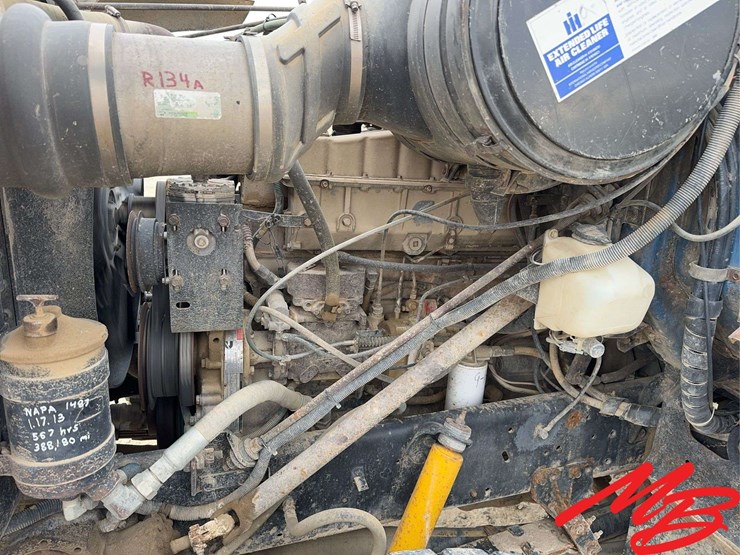 1985-international-s2500-image-37