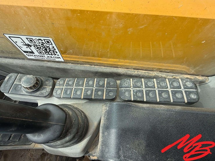 2021-jcb-542-70-agri-plus-image-14