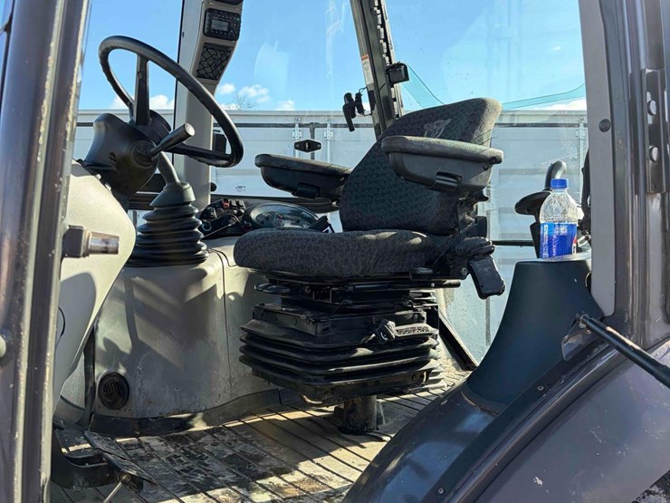 2019-case-580sn-image-17