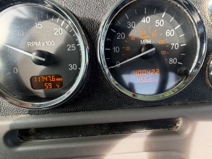 2021-peterbilt-367-image-21