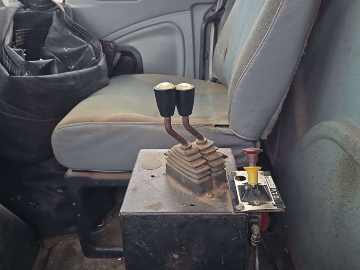 2006-international-8600-image-19