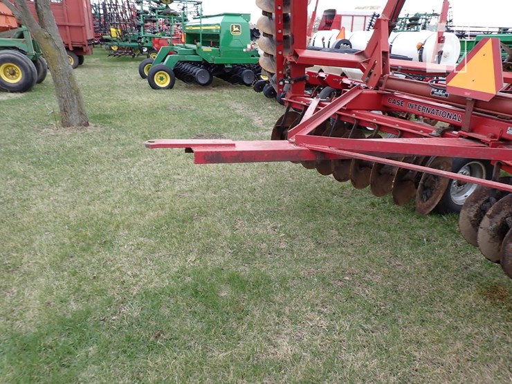 case-ih-3900-image-10