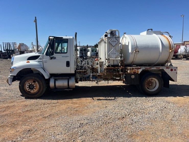 2011-international-workstar-7300-image-8