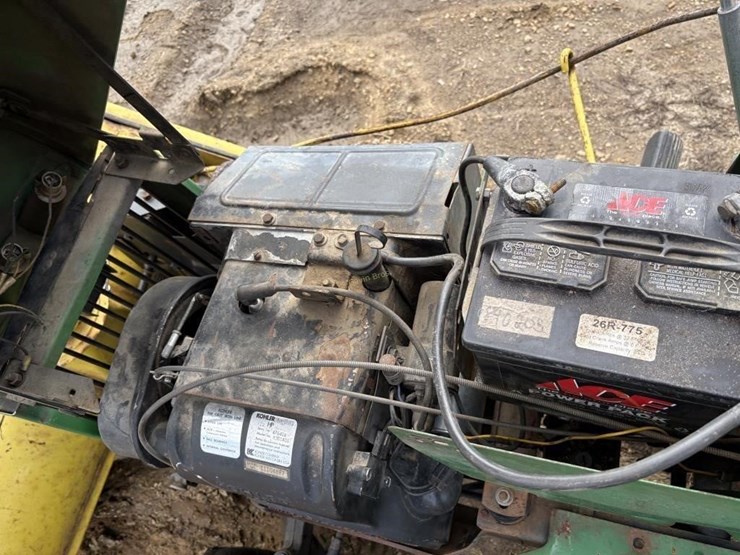 john-deere-212-image-6