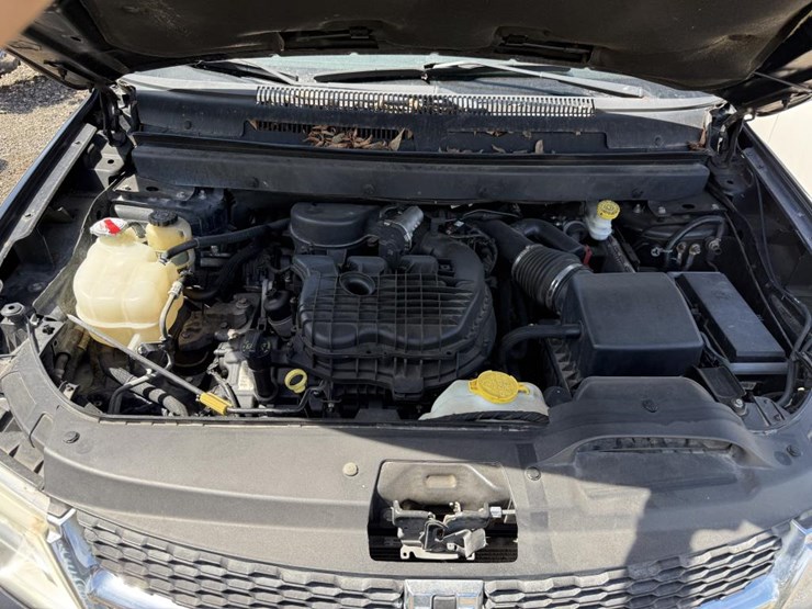 2012-dodge-journey-sxt-image-17