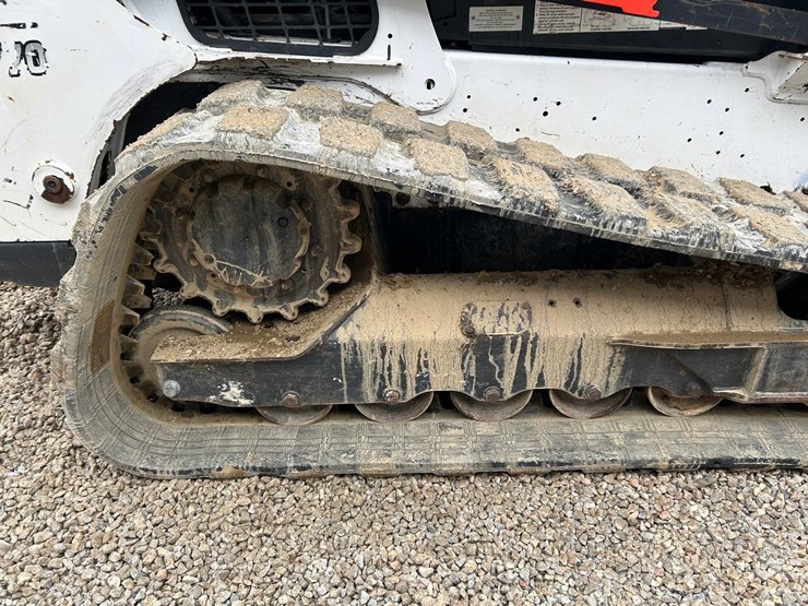 2021-bobcat-t770-image-13