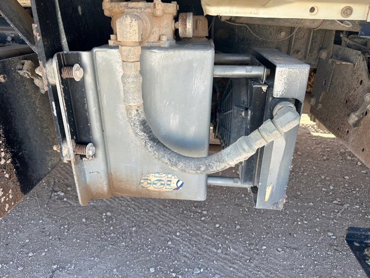 2011-ford-f750-image-4