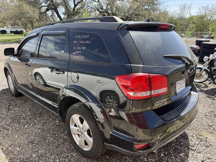 2012-dodge-journey-sxt-image-8