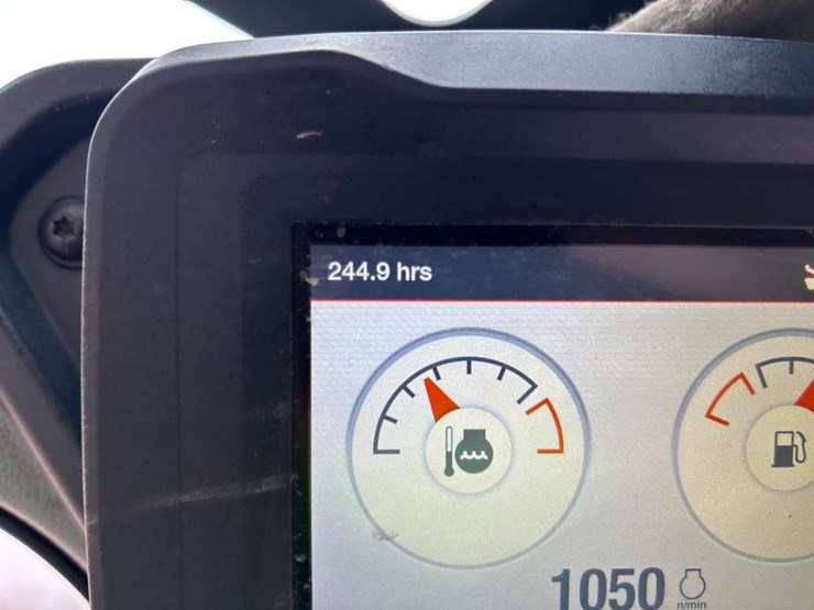 2022-bobcat-t76-image-23