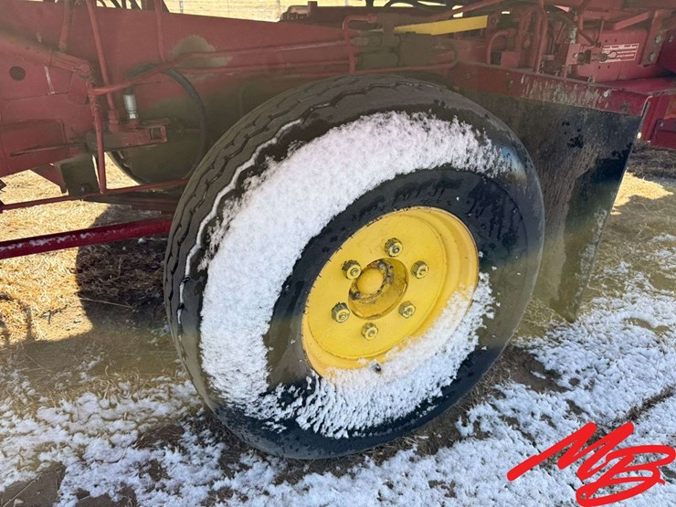 new-holland-1069-image-21