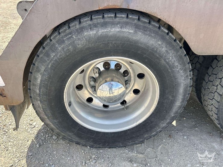 2006-peterbilt-379-image-42