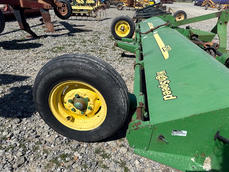 john-deere-520-image-25
