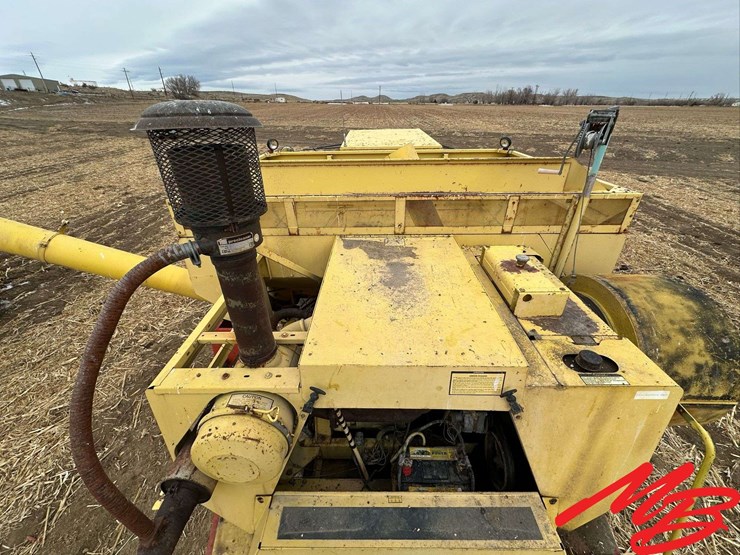 new-holland-70-image-31