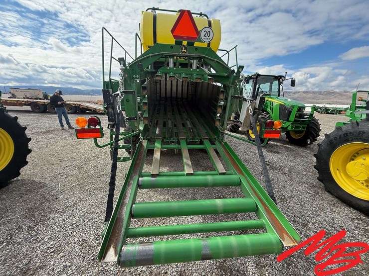 2023-john-deere-l341-image-7