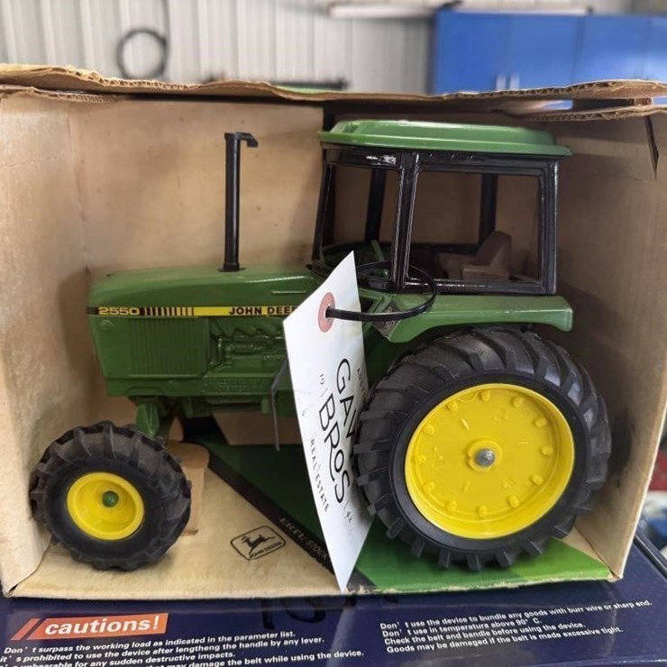 JOHN DEERE 2550