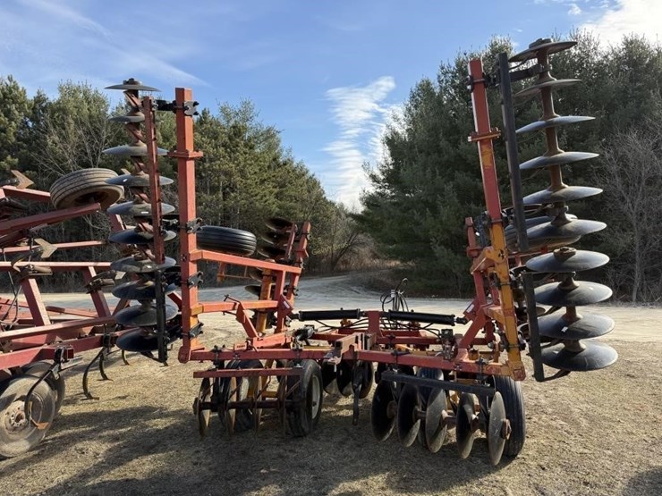 massey-ferguson-580-image-7