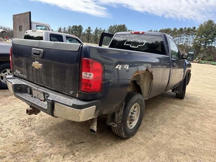 2009-chevrolet-3500-image-14