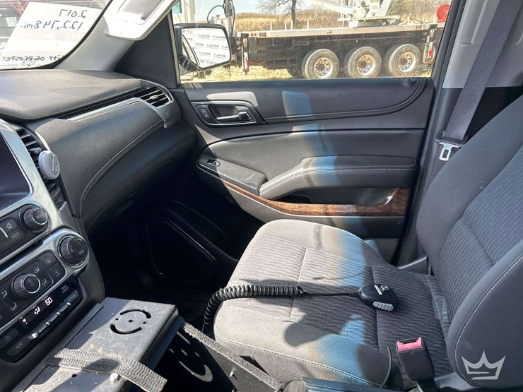 2017-chevrolet-tahoe-image-19