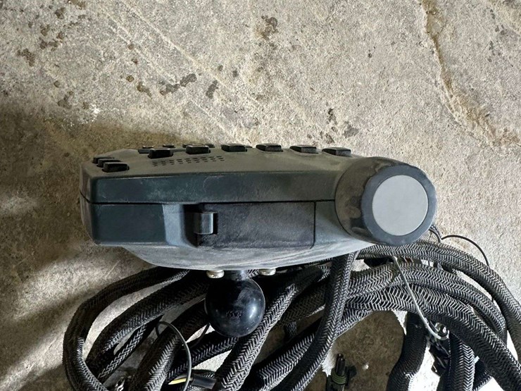 hesston-4900-image-232