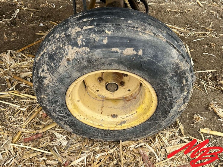 new-holland-70-image-25