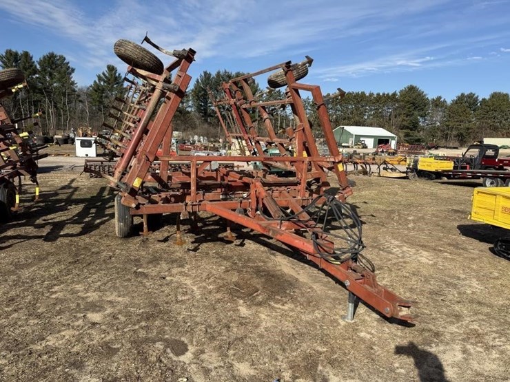 kewanee-24'-field-cultivator-with-drag-image-3