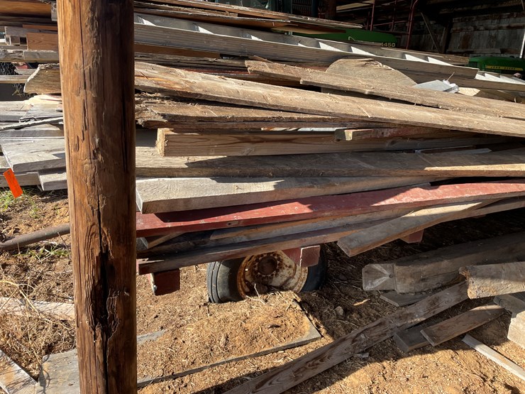 #6069-•-18'-flatbed-wagon-with-contents-image-6