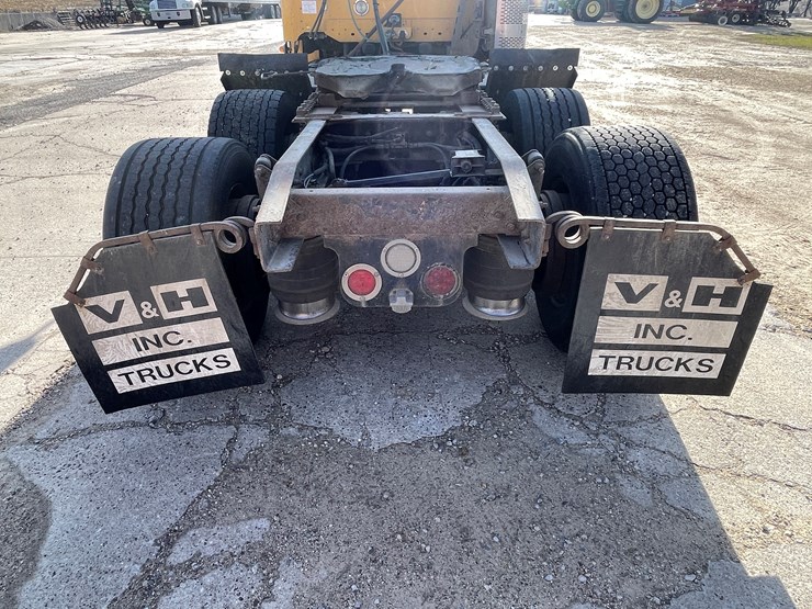 #6036-•-2009-freightliner-semi-(wi-title-in-delay)-image-14