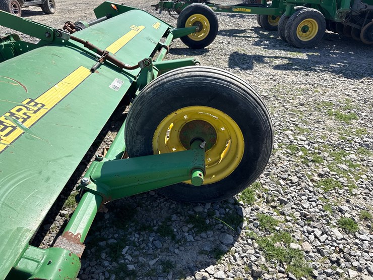 john-deere-520-image-29
