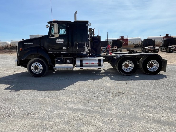 2012-western-star-4900fa-image-8