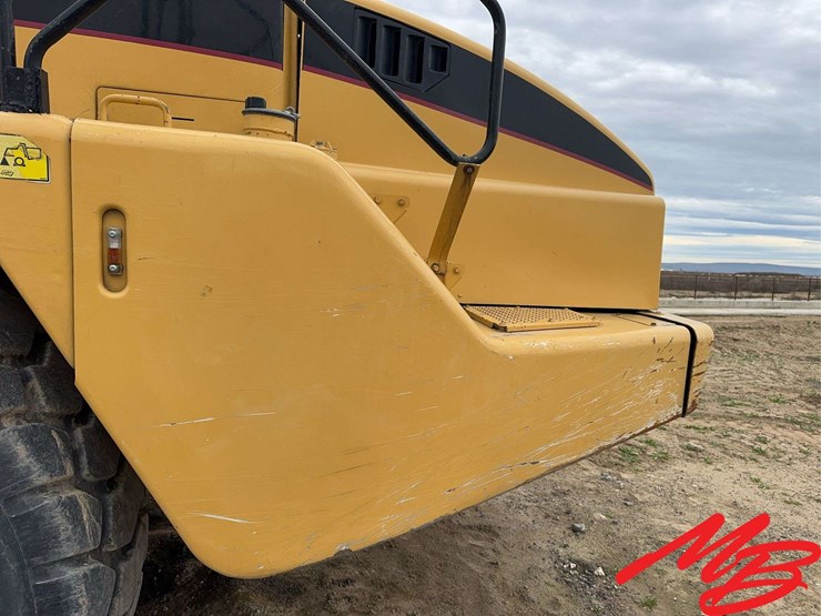 caterpillar-740-image-38