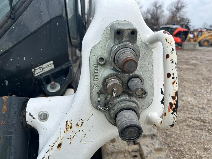 2020-bobcat-t76-image-11