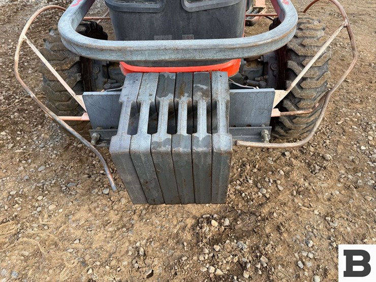 2014-kubota-m8540n-image-10