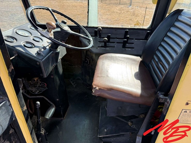 new-holland-1069-image-33