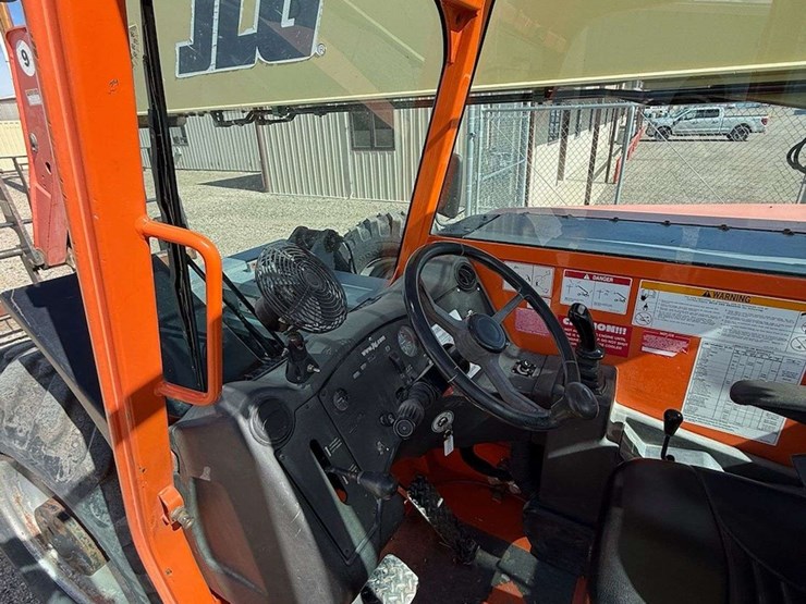 2008-jlg-g9-43a-image-19