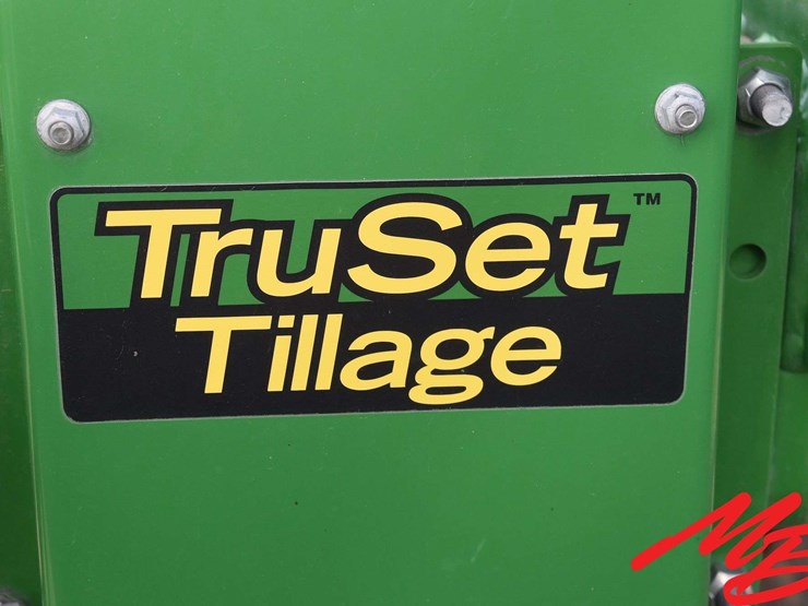 2019-john-deere-2660vt-image-56