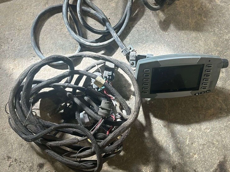 hesston-4900-image-228