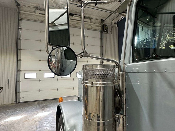 2007-peterbilt-379-image-42