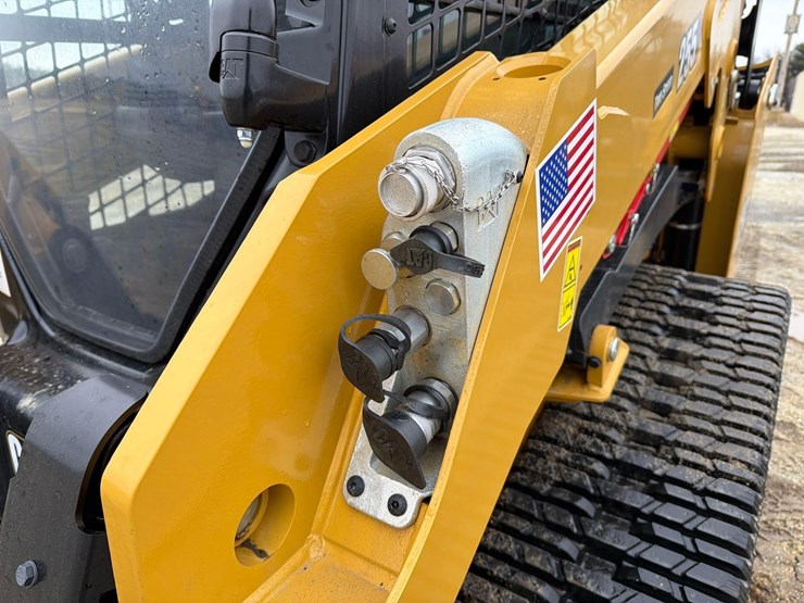 2025-caterpillar-255-image-11