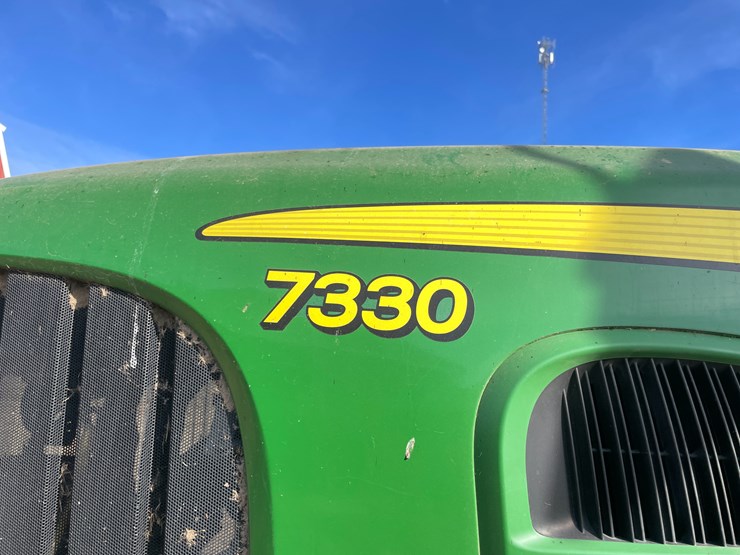 john-deere-7330-image-10