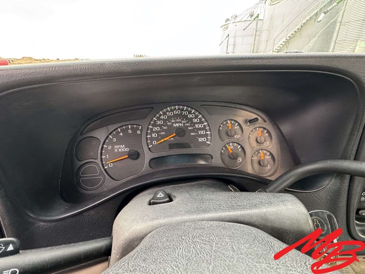 2003-chevrolet-silverado-2500-image-12