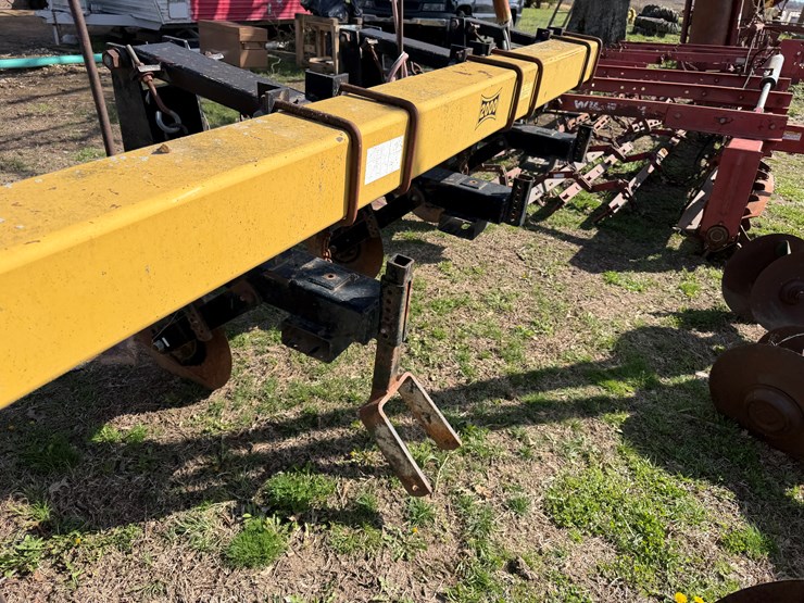 2000-landoll-2000-image-47