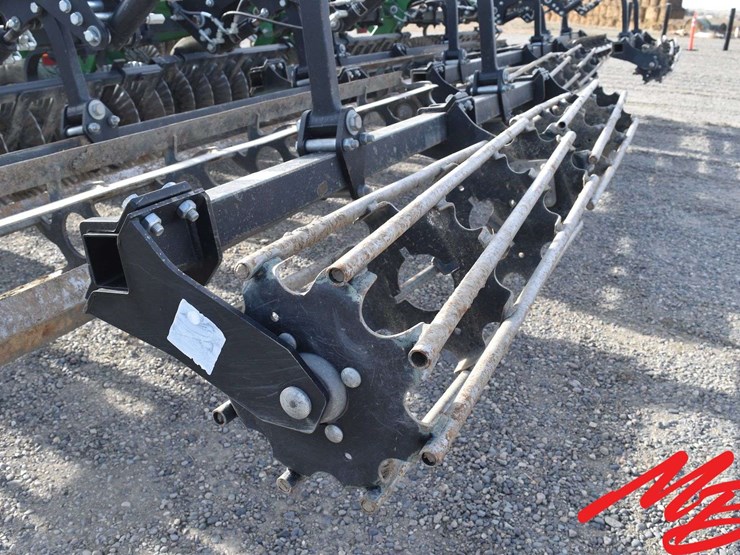 2019-john-deere-2660vt-image-41