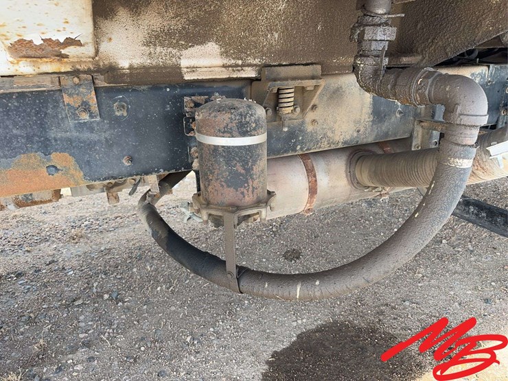 2002-sterling-m8500-image-26