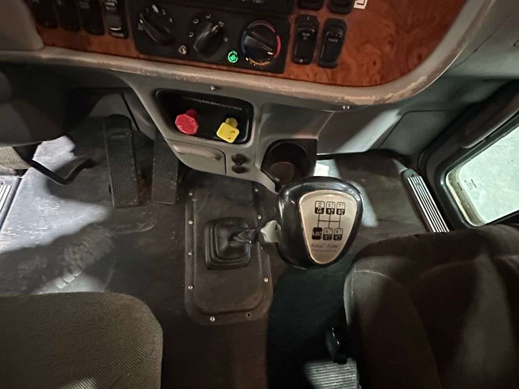 2007-peterbilt-379-image-79